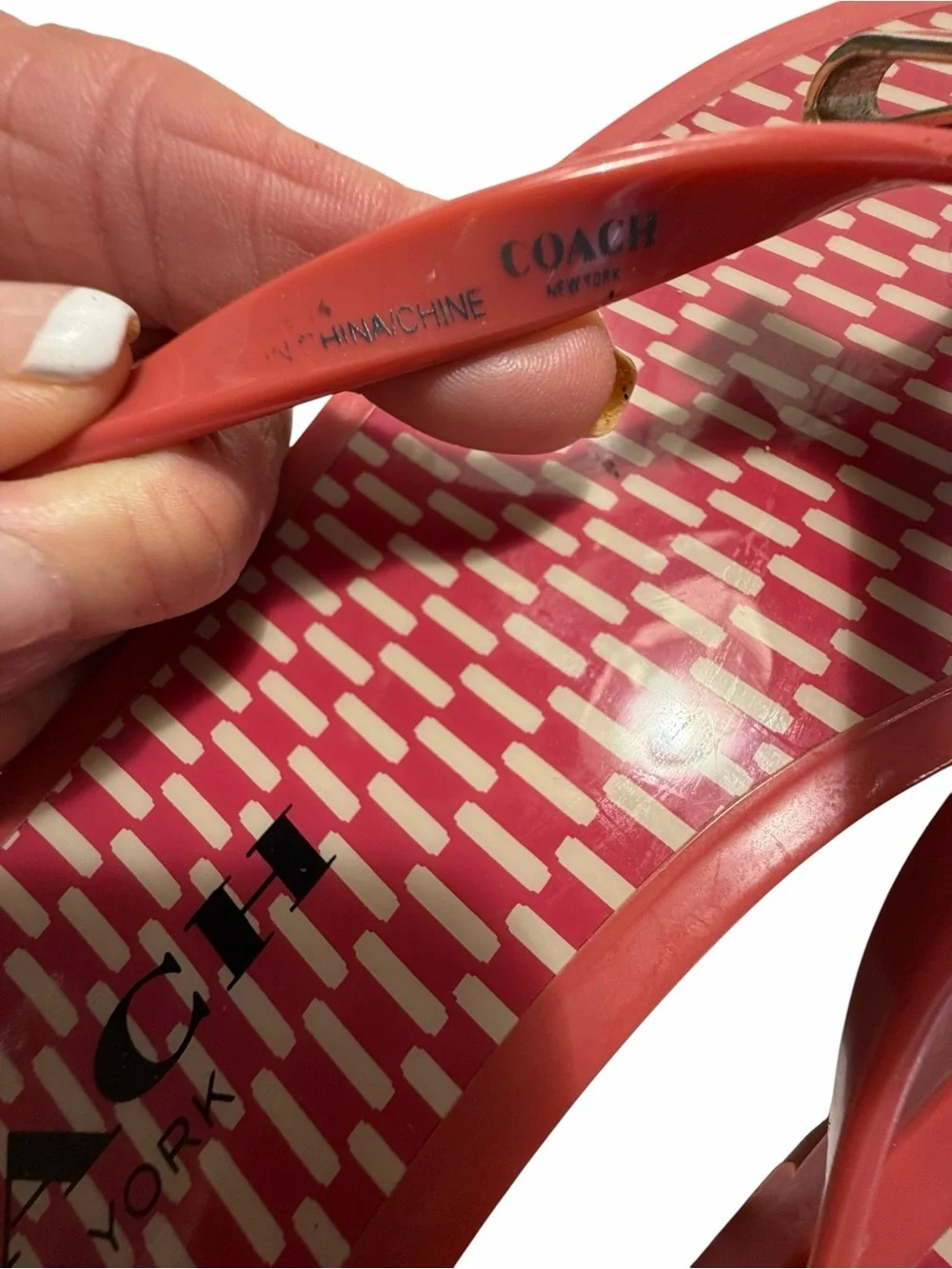 COACH Landon Jelly Flip Flops Coral with Gold Color Accent Bow Sz 8.5